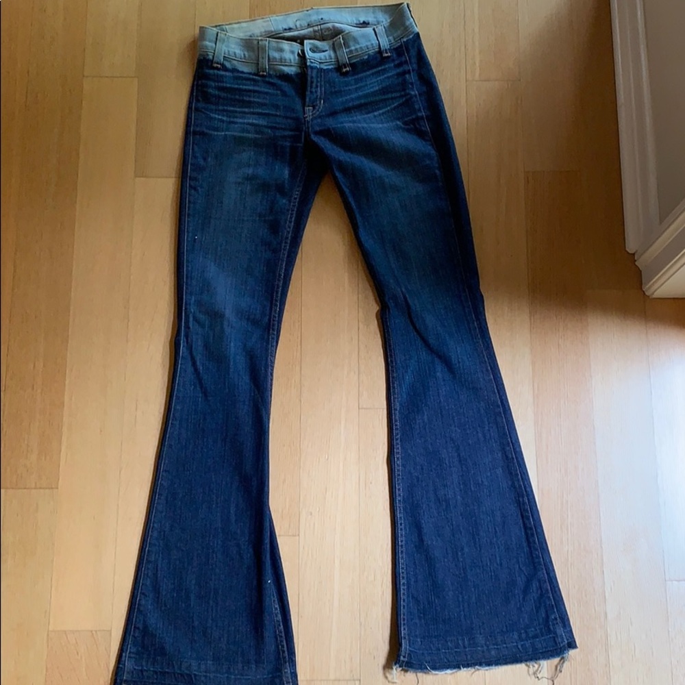 Elizabeth and James | flare jeans size 25